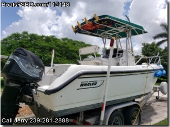 Boston Whaler 215 Outrage